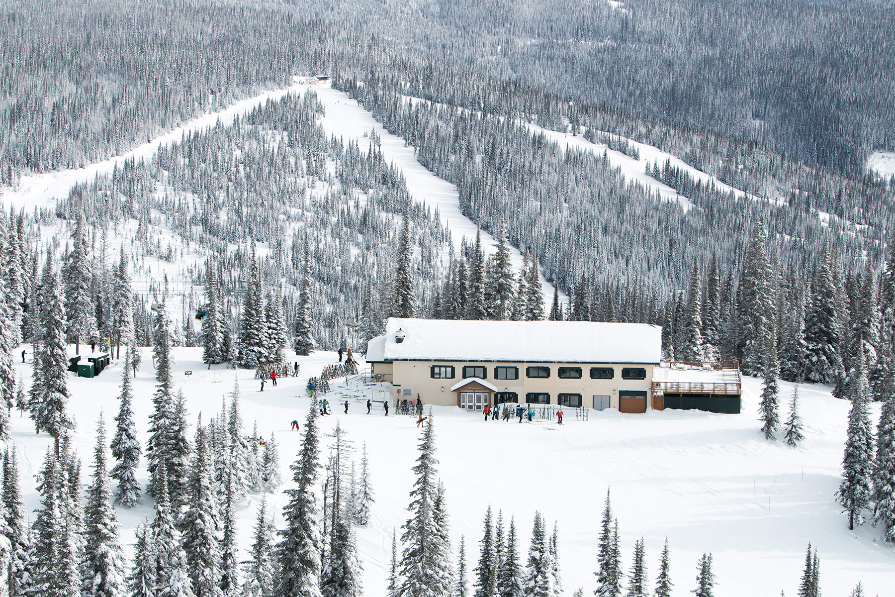 The Mid-Mountain Sunburst Lodge and Eatery at Sun Peaks Resort