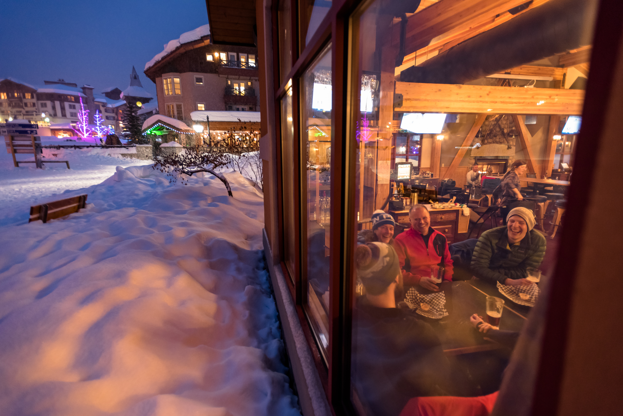 sun peaks village dining