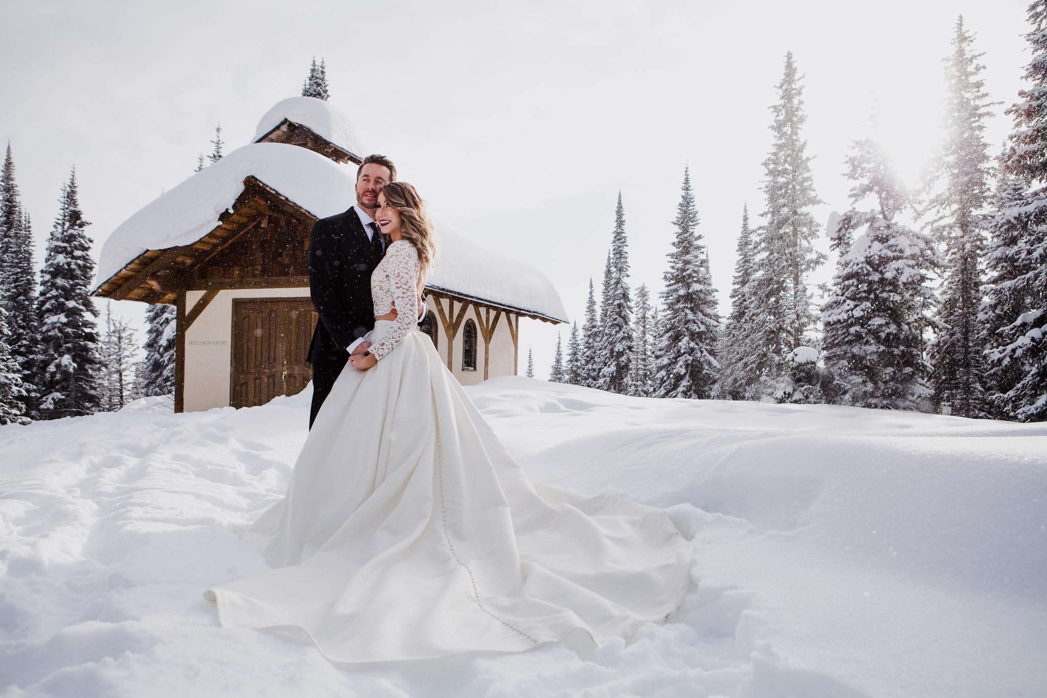 Свадьба зимой платье